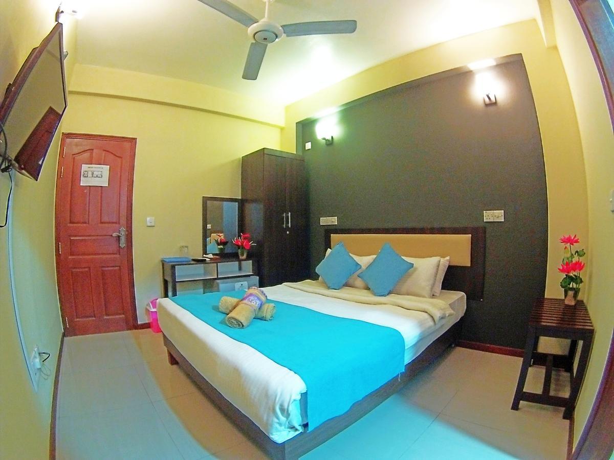 Seasunbeach Hotel Maldives Hulhumalé Extérieur photo