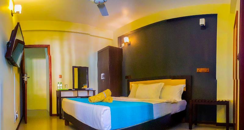 Seasunbeach Hotel Maldives Hulhumalé Extérieur photo