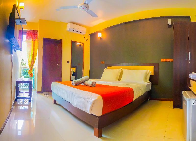 Seasunbeach Hotel Maldives Hulhumalé Extérieur photo